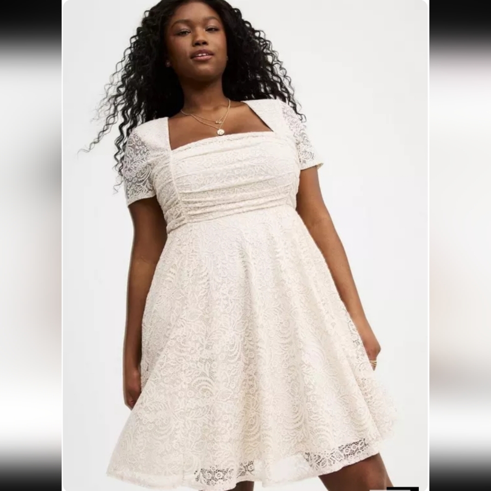 Torrid Cream Lace Wedding Dress